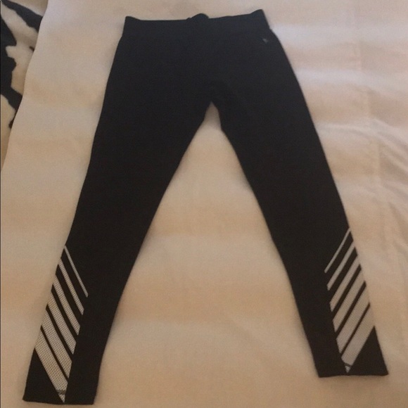 WORKOUT LEGGINGS - Picture 1 of 3